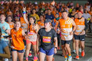 BIB: 7615, 29338, 25476
                            <button type="button" onclick="openModal(22825292)" class="btn btn-primary btn-sm float-right btn-popup" data-toggle="modal" data-target=".modal-high-quality">
                        <i class="fas fa-shopping-cart"></i> Add to Cart
                    </button>
                                            <button type="button" onclick="isThisMe(22825292, true)" class="btn btn-success btn-sm float-right btn-popup btn-isme hidden" data-toggle="tooltip" data-placement="bottom" title="นี่คือรูปของคุณใช่ไหม คลิกที่นี่เพื่อเอาเข้าอัลบั้ม">
                        <i class="fas fa-plus"></i> Add to album
                    </button>
                    <button type="button" onclick="isThisMe(22825292, false)" class="btn btn-warning btn-sm float-right btn-popup btn-isnotme hidden">
                        <i class="fas fa-ban"></i> Remove from album
                    </button>